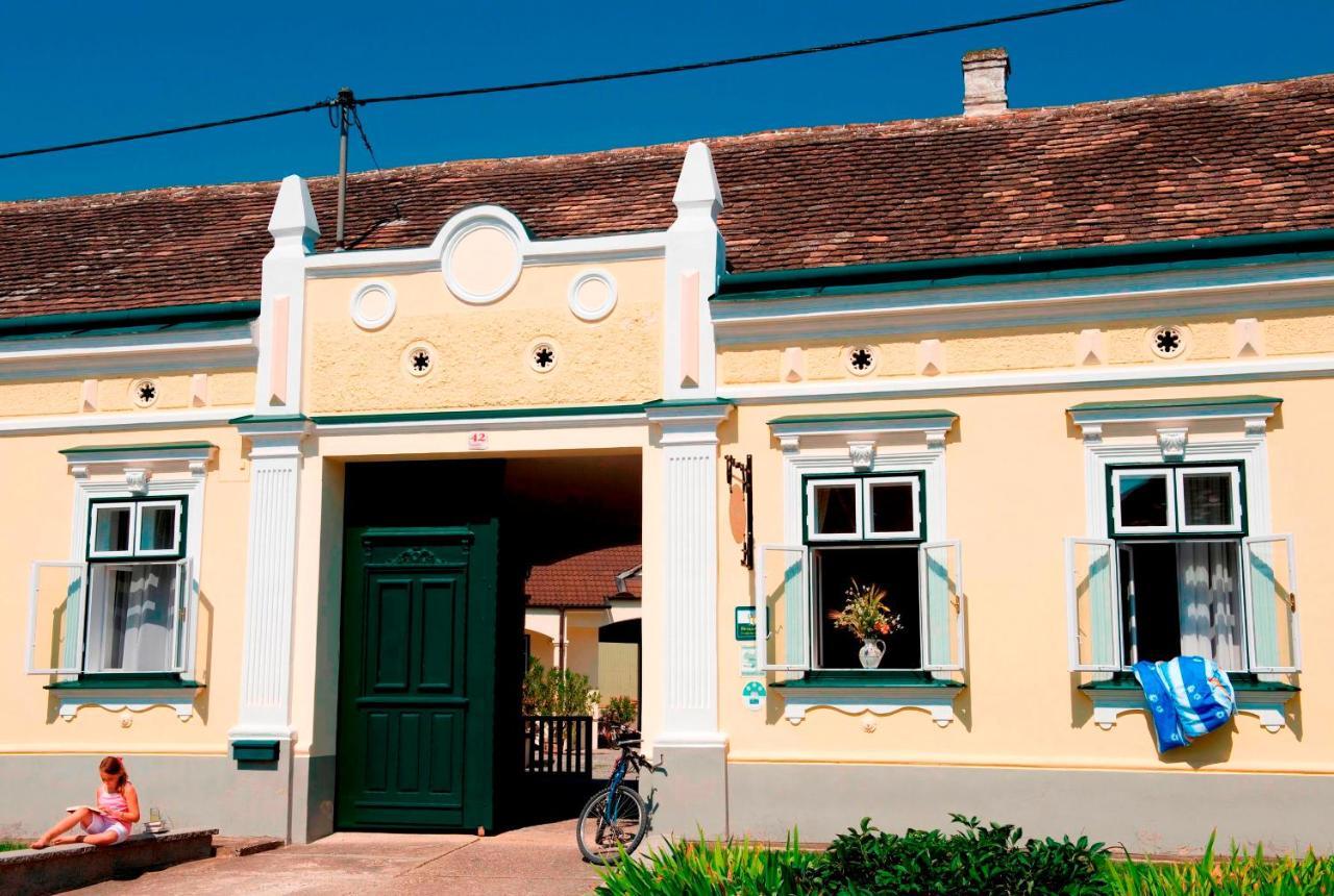Gasthaus Winzerhof&Gästehaus Greil Frauendorf an der Schmida Exterior foto